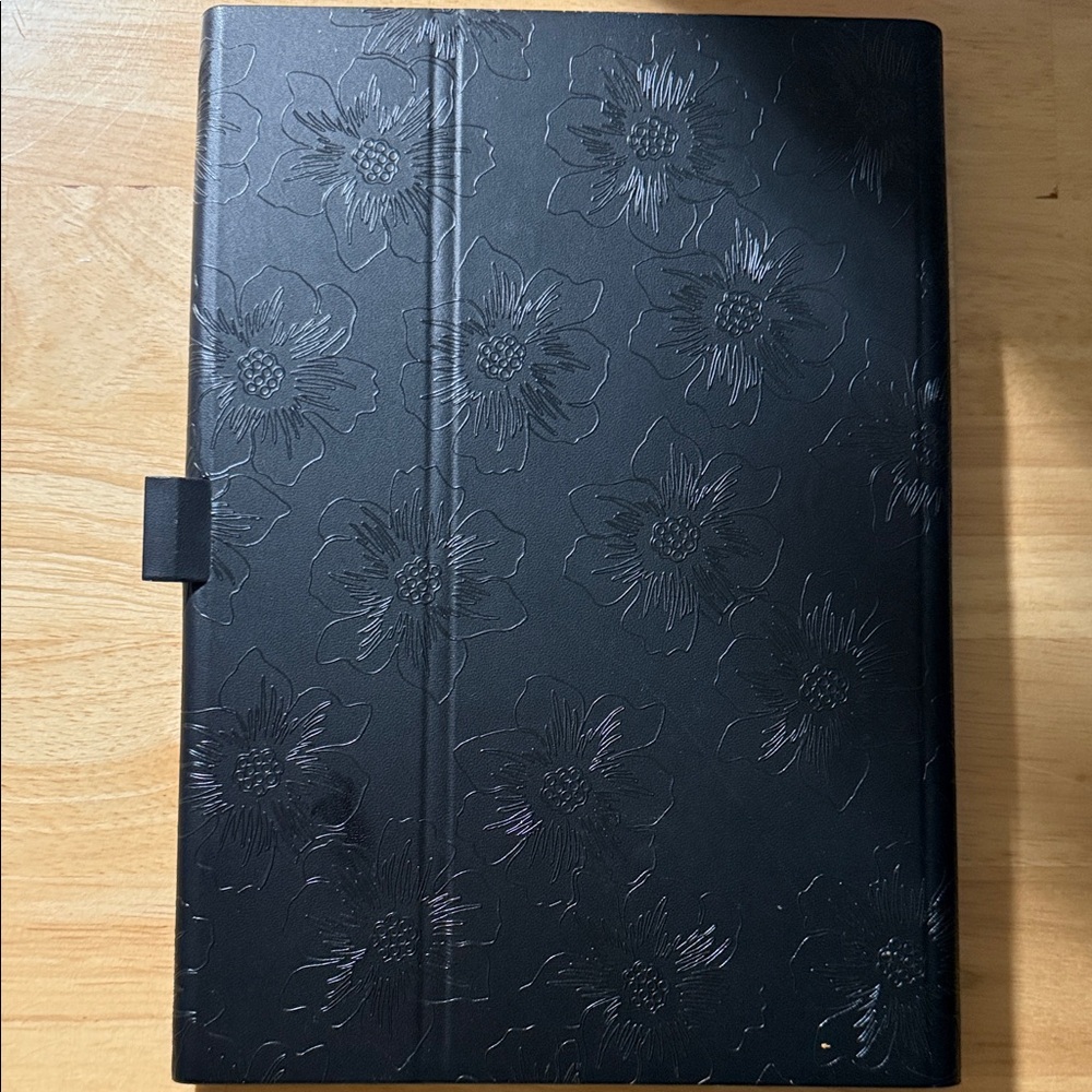Kate Spade Black embossed floral envelope folio for IPad - Picture 2 of 2